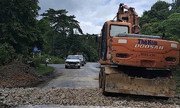 Cập nhật tình hình tắc đường do mưa lũ tại Thanh Hóa, Nghệ An
