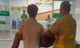CSGT mở đường đưa người đàn ông bị nhồi máu cơ tim đi cấp cứu 