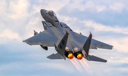 Tiêm kích F-15EX và F/A-18 Mỹ lộ rõ khác biệt khi đối đầu trên không