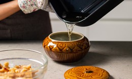 Sau 60 tuổi nên chọn ăn mỡ lợn hay dầu thực vật tốt hơn