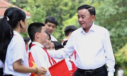 Thường trực Ban Bí thư Trần Cẩm Tú thăm, tặng quà Trung thu Làng Trẻ em SOS Hà Nội