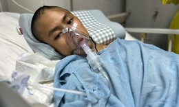 Đi phụ hồ kiếm tiền mua sách, nam sinh ngã từ tầng 5 đa chấn thương nặng