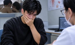 Chàng trai 21 tuổi chết lặng khi phát hiện ung thư vì tưởng mắc bệnh xã hội