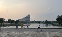 Đi bộ sau tuổi 50 bao nhiêu là đủ để giữ cơ và xương?