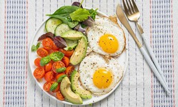 Bỏ bữa sáng, ăn tối muộn: thói quen gây hại cho chuyển hoá, tim mạch