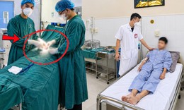 Bé trai 14 tuổi bất ngờ phải cắt bỏ tinh hoàn sau khi tắm hồ