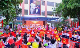 Chủ tịch UBND TP Hà Nội dự khai giảng năm học mới Trường TH Ngô Thì Nhậm