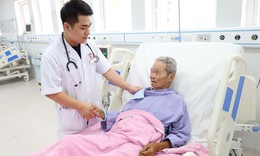 Cùng lúc nhồi máu cơ tim, thủng dạ dày, bác sĩ chạy đua cứu người bệnh