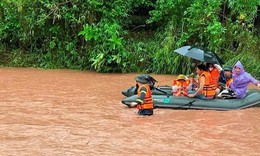 Vì sao đợt mưa lớn ở miền Trung diễn biến phức tạp?