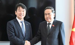 Chủ tịch Quốc hội tiếp Chủ tịch nhóm Hữu nghị Hàn Quốc - Việt Nam Moon Jin-seok