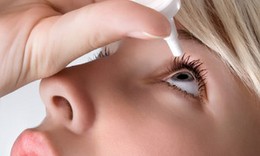 T&#225;c dụng phụ thường gặp khi d&#249;ng kh&#225;ng sinh tra, nhỏ mắt
