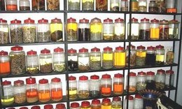 Rượu thuốc hỗ trợ qu&#253; &#244;ng &quot;tr&#234;n bảo dưới kh&#244;ng nghe&quot;