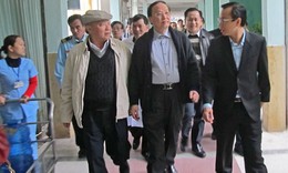 Trưởng ban Tổ chức T.Ư T&#244; Huy Rứa thăm &#244;ng Nguyễn B&#225; Thanh