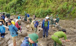 Y tế Lai Ch&#226;u tiếp cận v&#249;ng sạt lở Phong Thổ