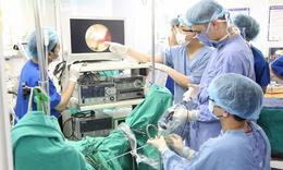 Phú Thọ: Mổ tại giường cứu bệnh nhân sốc nặng, suy đa tạng