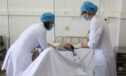 Quảng Ninh: Cứu bệnh nhân bị mảnh kim loại đâm xuyên... cổ