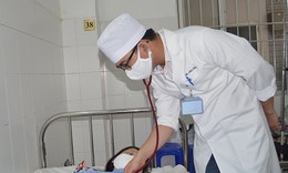 Cần Thơ: 30 phút cứu sống mẹ, con sản phụ mắc lupus ban đỏ có biến chứng