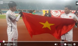 Cầu thủ Việt Nam mừng chiến thắng trước Qatar