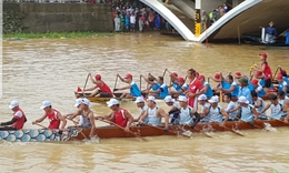 Lễ hội bơi, đua thuyền truyền thống ở Quảng B&#236;nh được c&#244;ng nhận Di sản văn h&#243;a phi vật thể cấp quốc gia.