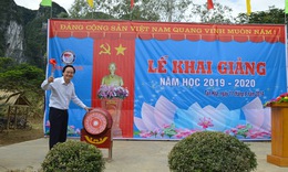 Học sinh v&#249;ng “rốn lũ” Quảng B&#236;nh khai giảng năm học mới