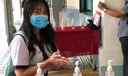 TP.HCM: Ngày đầu tiên làm thủ tục dự thi 75.000 thí sinh đều chủ động đeo khẩu trang