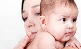 Trẻ nhỏ n&#244;n trớ nhiều, cần l&#224;m g&#236;?