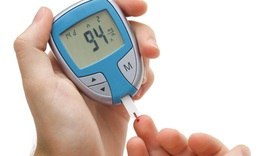 C&#225;ch ph&#226;n biệt hạ đường huyết v&#224; huyết &#225;p thấp