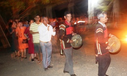 Về nơi trồng rừng để “dưỡng” chiêng, nuôi cá…