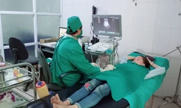 Bị sốt kèm mệt mỏi, bé gái bất ngờ được phát hiện áp xe gan nguy kịch