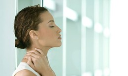 5 ph&#250;t thư gi&#227;n ph&#242;ng tho&#225;i h&#243;a đốt sống cổ