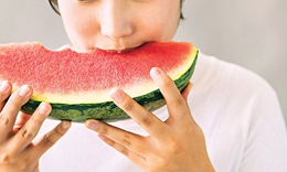 Tr&#225;i c&#226;y ng&#224;y Tết: Những điều kỳ diệu từ quả dưa hấu