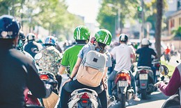 Tài xế công nghệ: Bất an trên mỗi  nẻo đường