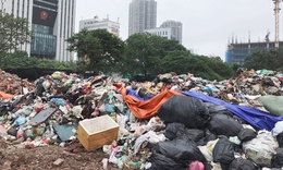 Vụ người dân chặn xe chở rác ở Sóc Sơn: Hà Nội xử lý thế nào?