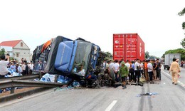 Họp b&#225;o vụ 3 tai nạn li&#234;n ho&#224;n tr&#234;n Quốc lộ 5: R&#224; so&#225;t lối mở ra QL5, x&#226;y cầu vượt tr&#225;nh tai nạn