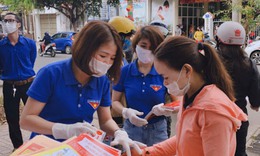 Huy động 6,3 triệu đo&#224;n vi&#234;n gi&#250;p đỡ người d&#226;n khai b&#225;o y tế