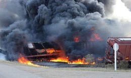 Bulgaria: T&#224;u chở kh&#237; hỏa lỏng trật đường ray ph&#225;t nổ l&#224;m nhiều người thương vong