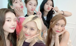 Momoland lần đầu mang hit “Pinky Love” l&#234;n s&#226;n khấu