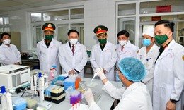 Chủ tịch Quốc hội Vương Đ&#236;nh Huệ: Đẩy nhanh tiến độ thử nghiệm vắc xin COVID-19 Nano Covax để c&#243; thể sớm sản xuất trong nước