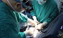 Bướu cổ 20 năm không điều trị, bác sĩ "choáng" khi phẫu thuật