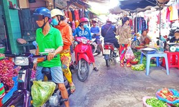 Người d&#226;n H&#226;̣u Giang “qu&#234;n” đeo kh&#226;̉u trang, Bí thư Tỉnh ủy y&#234;u c&#226;̀u ch&#226;́n chỉnh