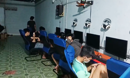 Bất chấp quy định phòng dịch, 12 người tụ tập chơi game bị xử phạt 180 triệu đồng