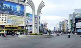TP. Long Xuyên giới nghiêm thời gian người dân ra đường