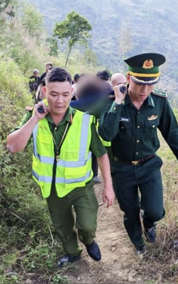 Kịp thời cứu du khách 23 tuổi rơi xuống vực ở điểm du lịch Cực Bắc Lũng Cú