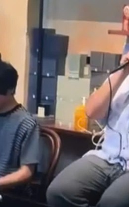 Chàng trai Tây hát 'Anh còn nợ em' mùi mẫn, dân mạng rủ nhau nhường mic