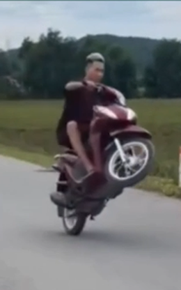 Lấy xe ăn cắp quay clip bốc đầu đăng lên TikTok câu view, thanh niên bị công an tóm gọn 