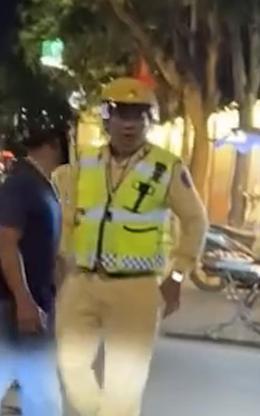 Người đàn ông đấm vào mặt CSGT khi bị yêu cầu kiểm tra nồng độ cồn