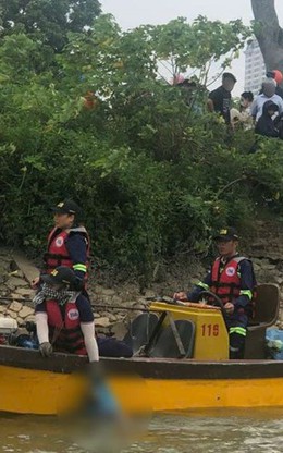 Phát hiện thi thể thai nhi khi tìm kiếm 2 người mất tích trên sông Trà Lý