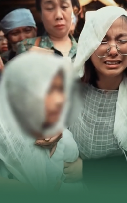 Nghẹn lòng con gái Trung tá Trần Văn Tùng ôm mẹ, an ủi: “Mẹ đừng khóc mà…”