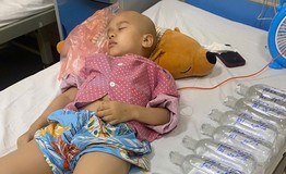 Bé gái chưa tròn 7 tuổi mắc ung thư xương, từng bước giành lại tuổi thơ