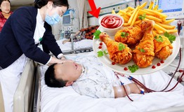Cậu bé 8 tuổi suy thận do ăn gà rán, uống trà sữa thay nước lọc